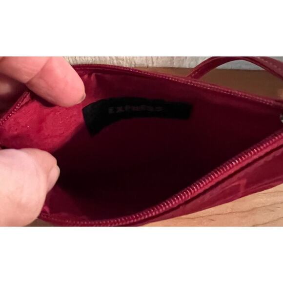 Express  Red wristlet - Picture 4 of 7